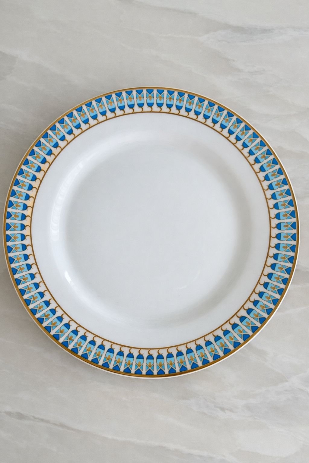 2bfee8e3-2d8d-4cea-a1fb-f3c75a6ba9dc ه صحن تقديم ازرق - Image 1