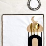 ه طقم مفرش صفرة لون ذهبي و اسود